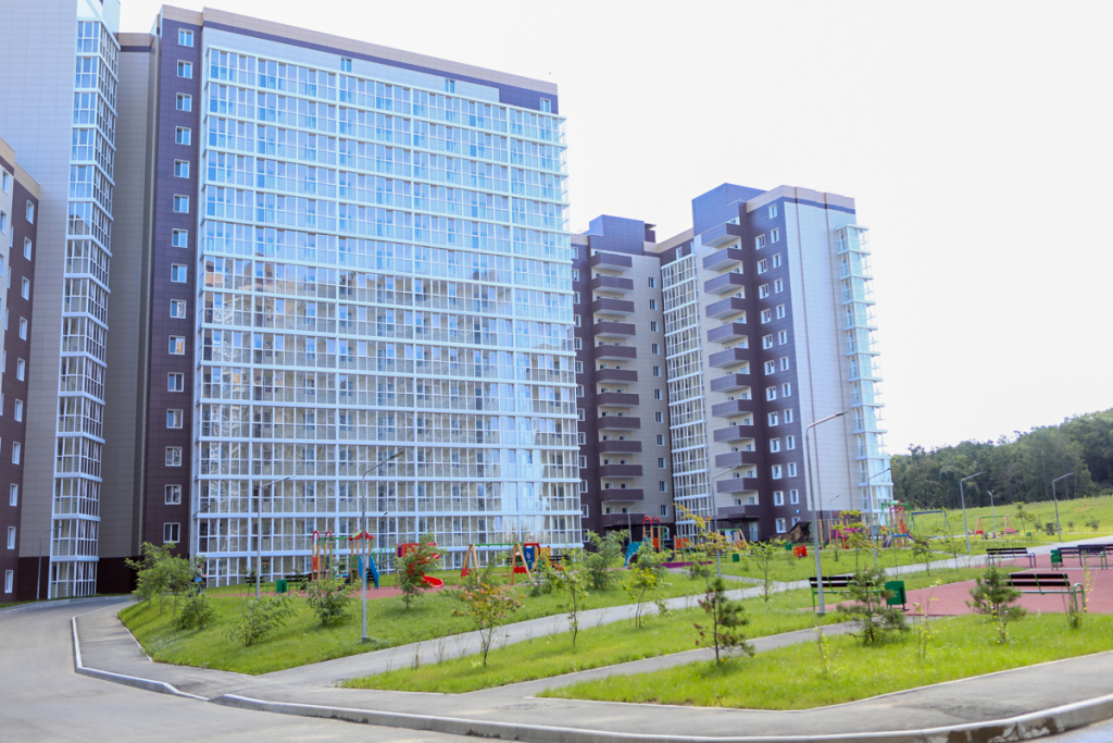 В БОЛЬШОМ КАМНЕ ЕЩЕ ДВА МНОГОКВАРТИРНЫХ ДОМА ДЛЯ РАБОТНИКОВ СК «ЗВЕЗДА» ГОТОВЫ К ЗАСЕЛЕНИЮ.
